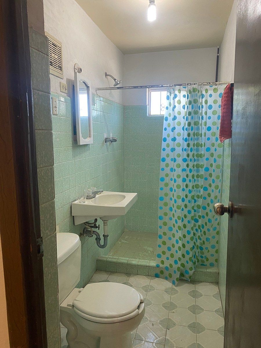 Baño comun planta baja, photo 13 of 21