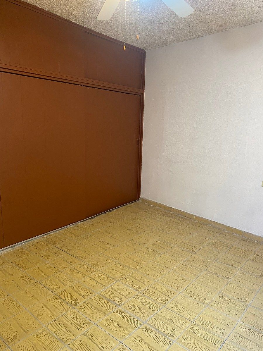 Closet recamara 2 planta baja, photo 10 of 21