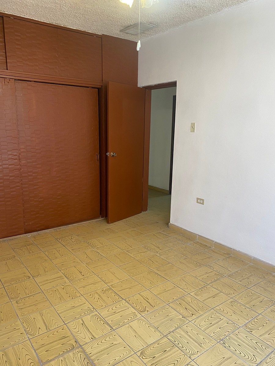 Closet Recamara 3 Planta baja, photo 12 of 21
