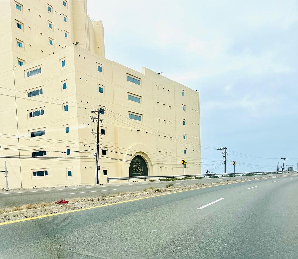 4 of 17: fachada edificio