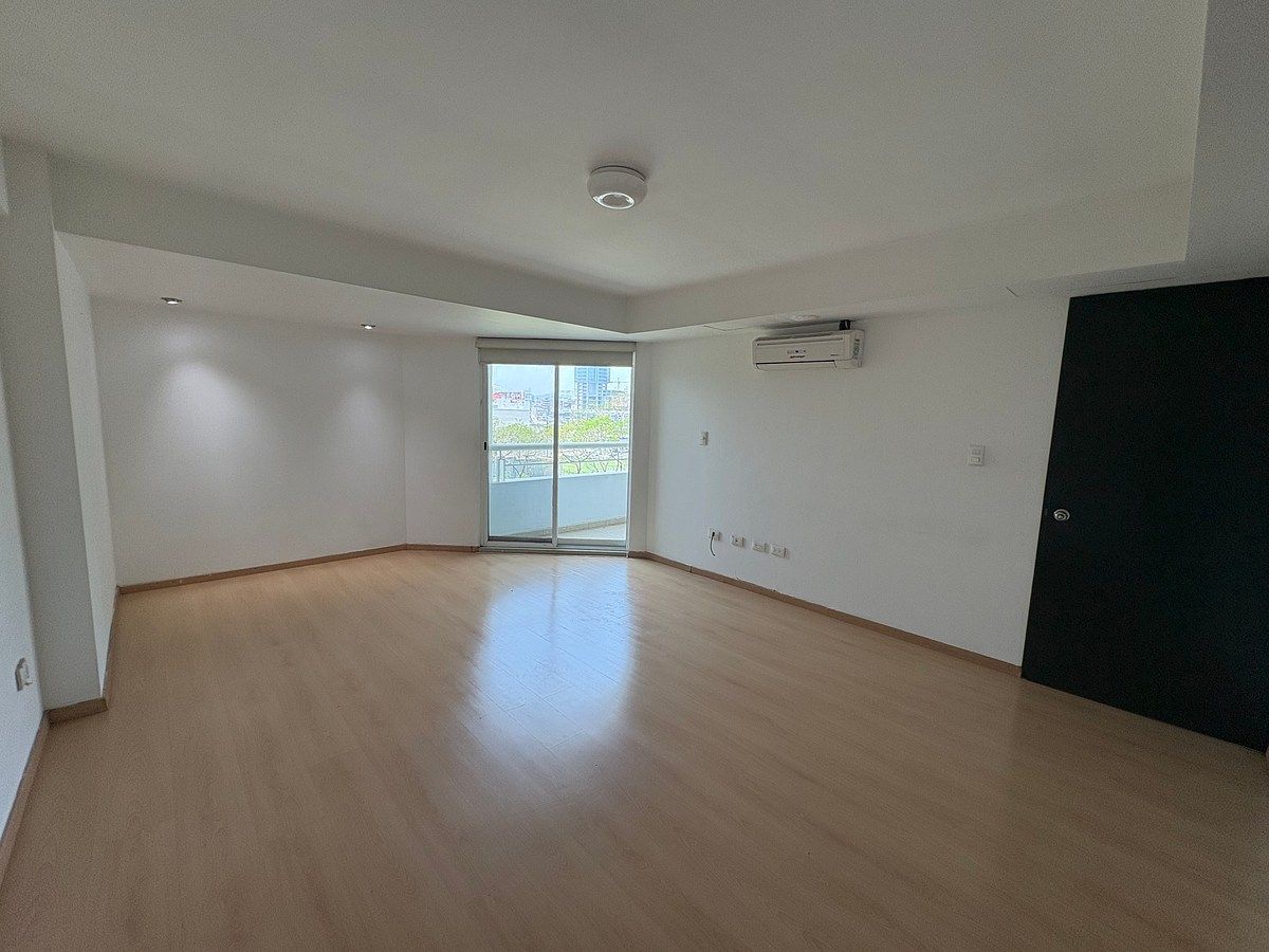 5 de 6: https://www.easybroker.com/agent/properties/departamento-en-