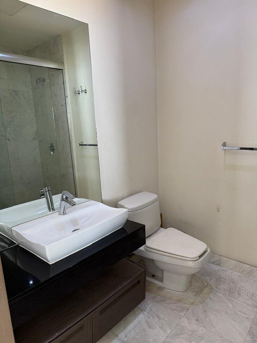Baño visitas, foto 9 de 17