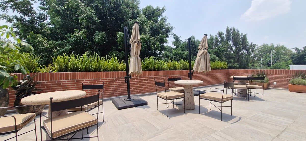 15 of 20: Terraza