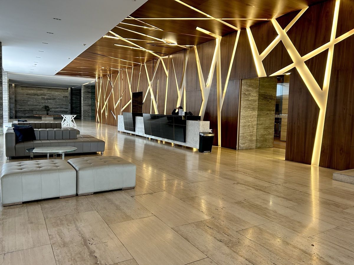 25 de 27: lobby