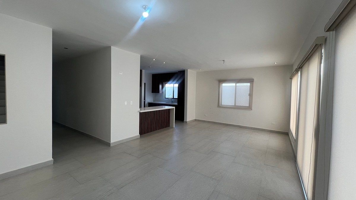 Casa em Santoral, García, foto 3 de 14
