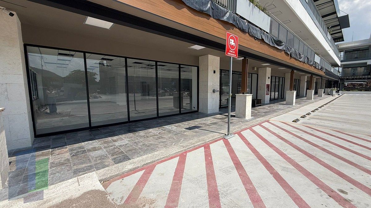 Local comercial en Residencial el Refugio, Querétaro, foto 12 de 15
