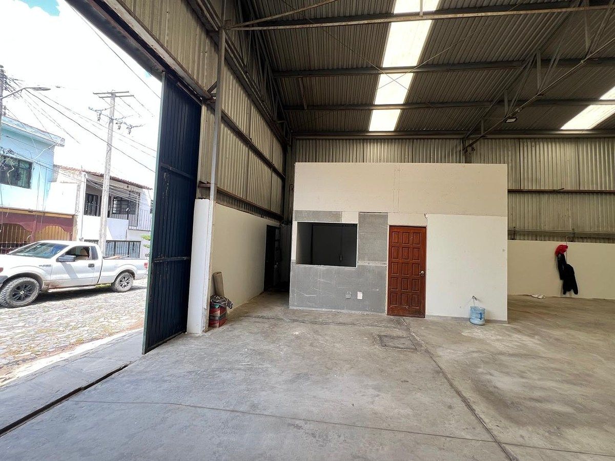 Bodega comercial en Las Liebres, Tlaquepaque, foto 2 de 17