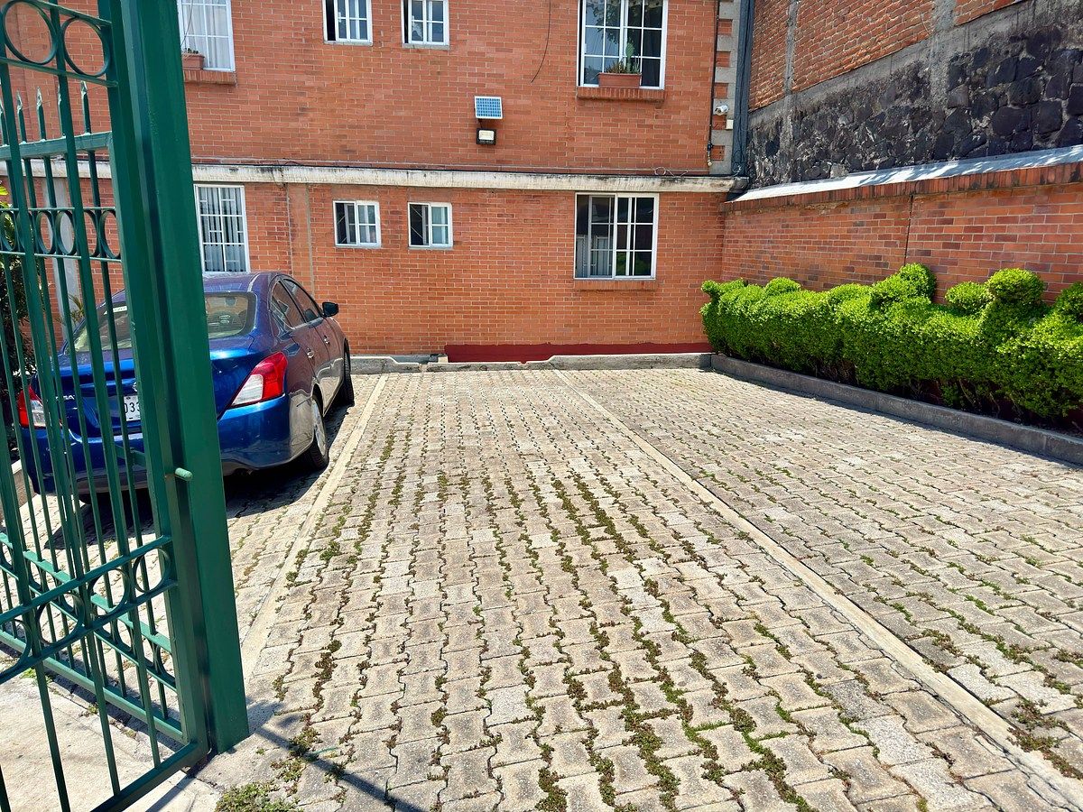 15 de 16: Estacionamiento