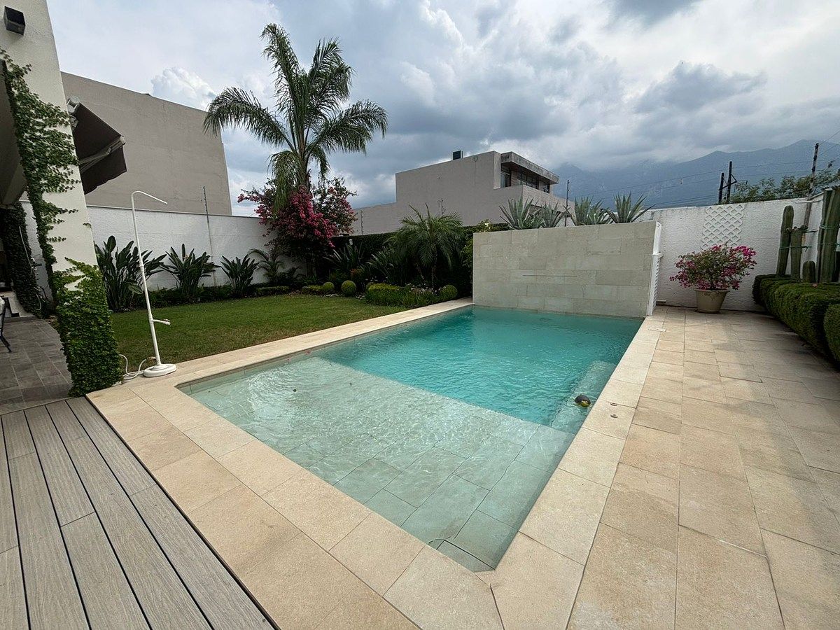 Casa en Residencial La Joya, Carretera Nacional, foto 1 de 16