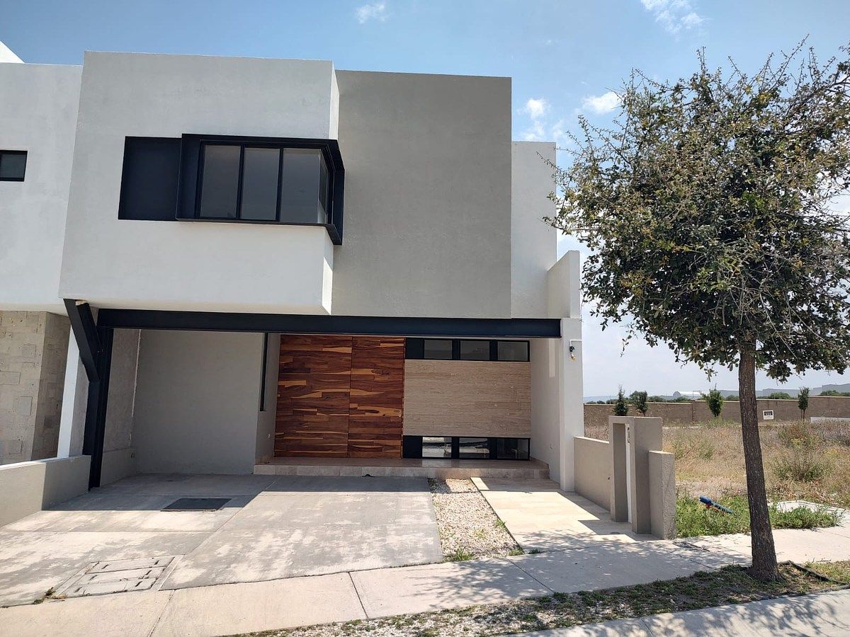 1 of 18: fachada
