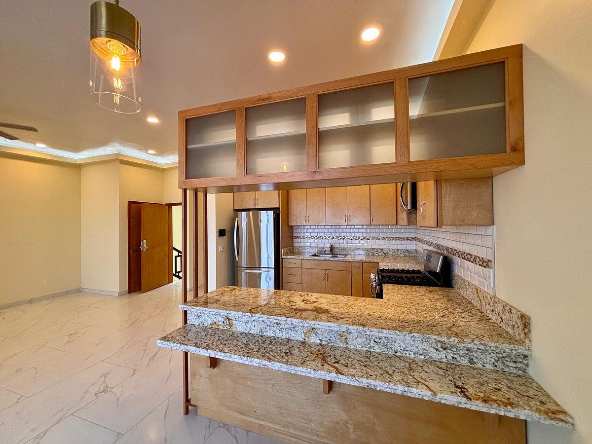 5 of 31: Condo 2