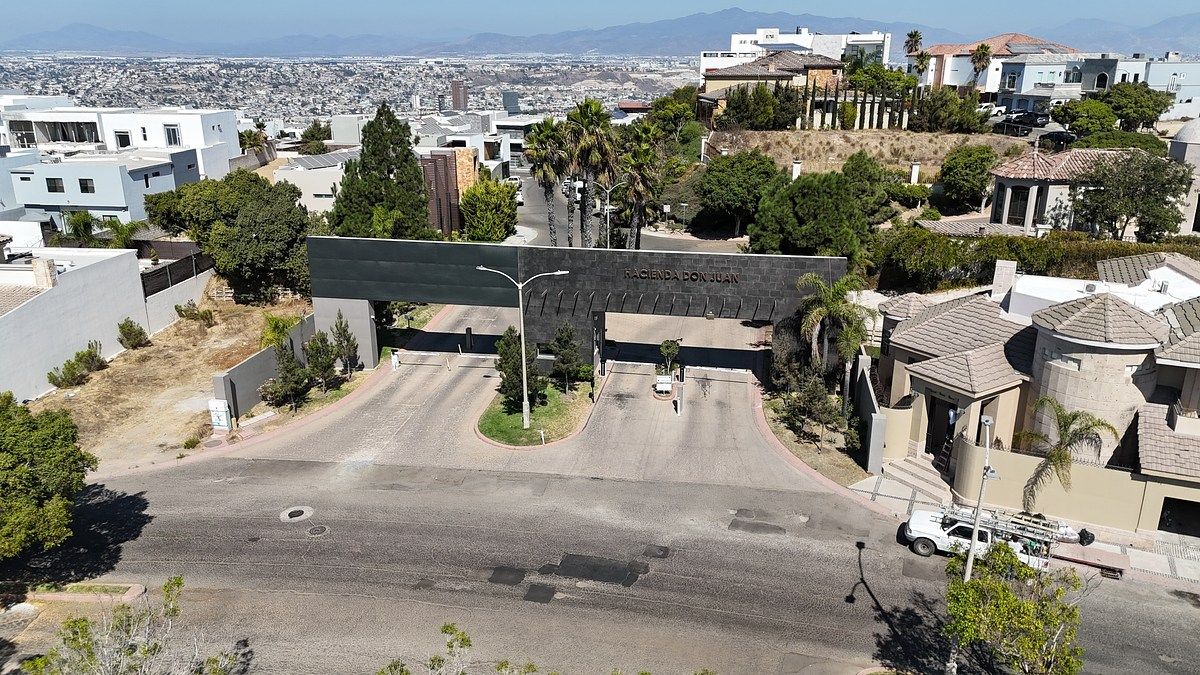 Casa em Hacienda Agua Caliente, Tijuana, foto 35 de 36