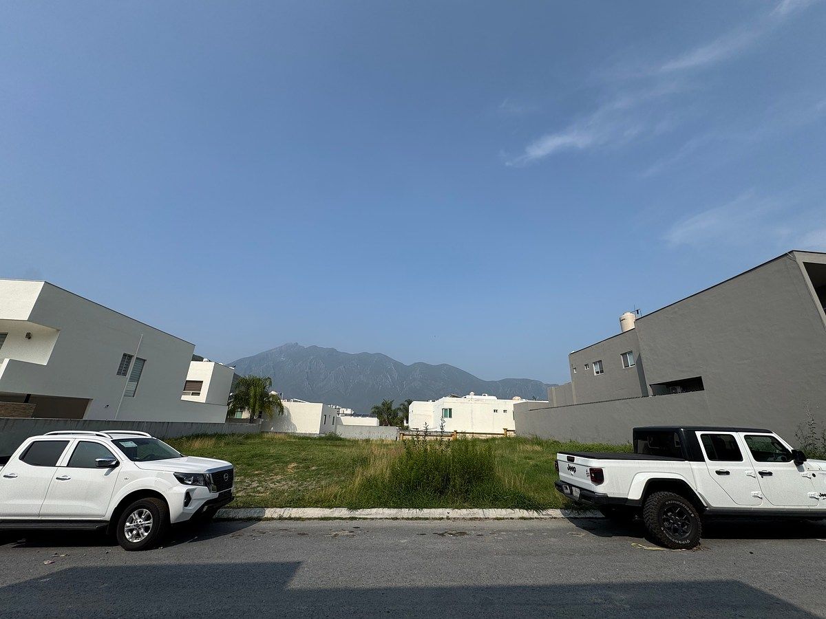 Lot in Portal de Valle Alto, Monterrey, photo 4 of 7