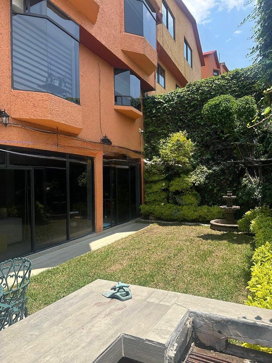 24 de 27: Jardin