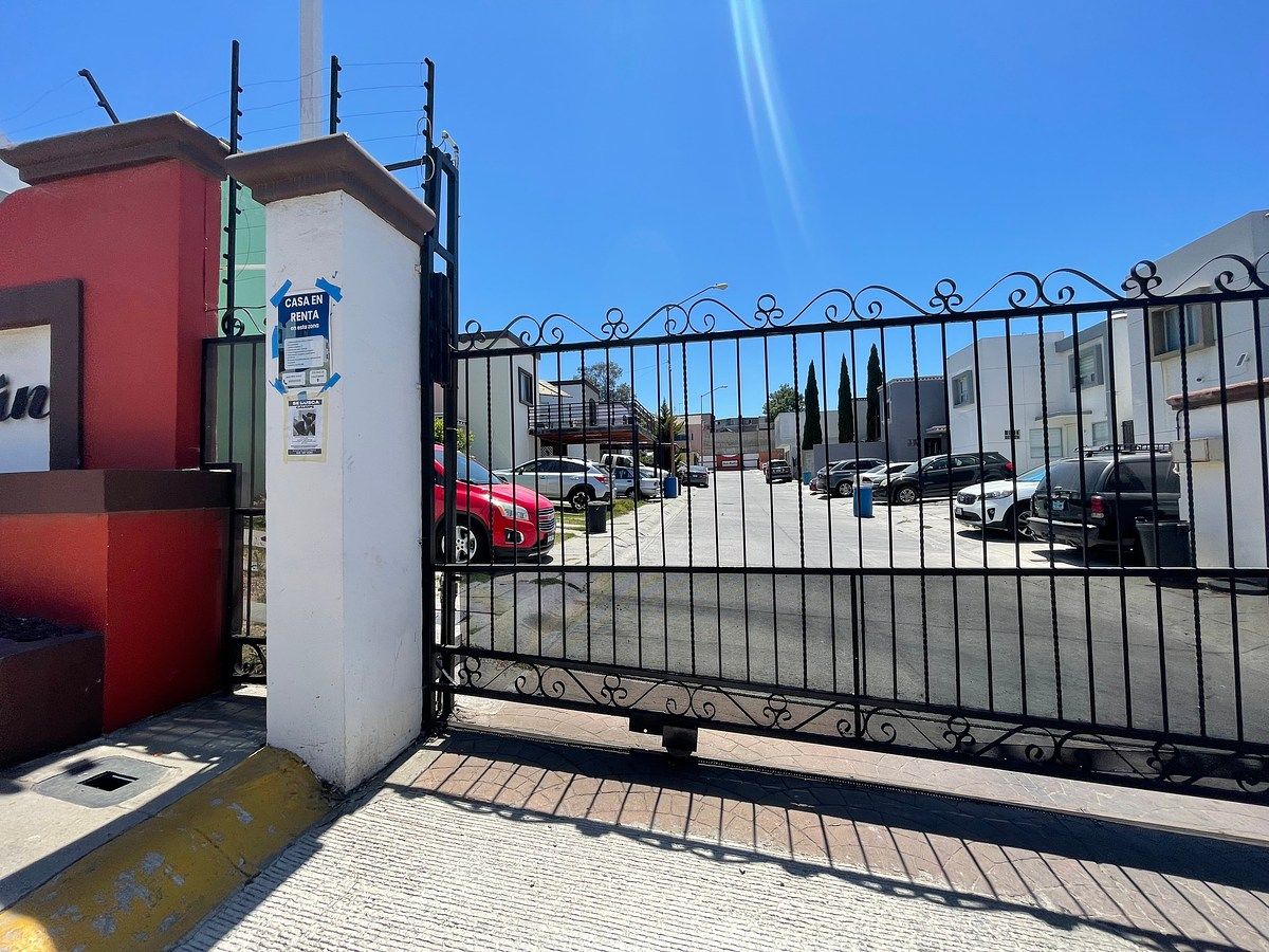 Casa en Colinas de California, Tijuana, foto 2 de 28