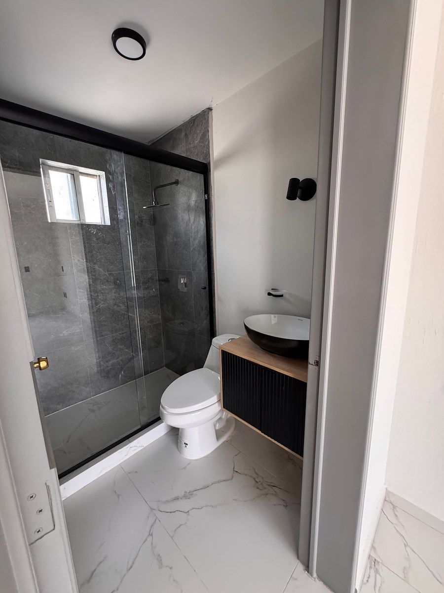 39 de 46: Baño recámara principal