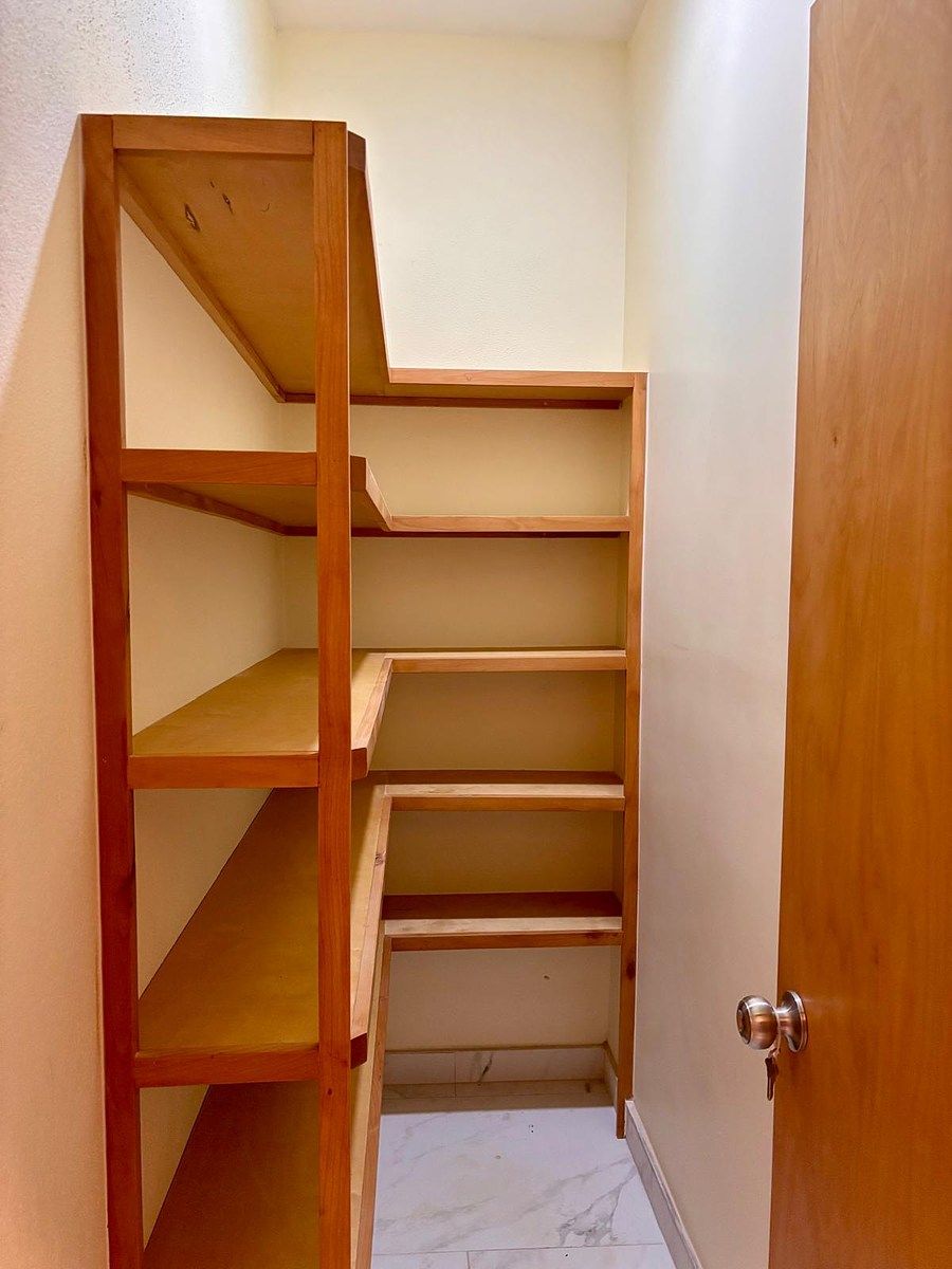 29 of 32: Condo 1