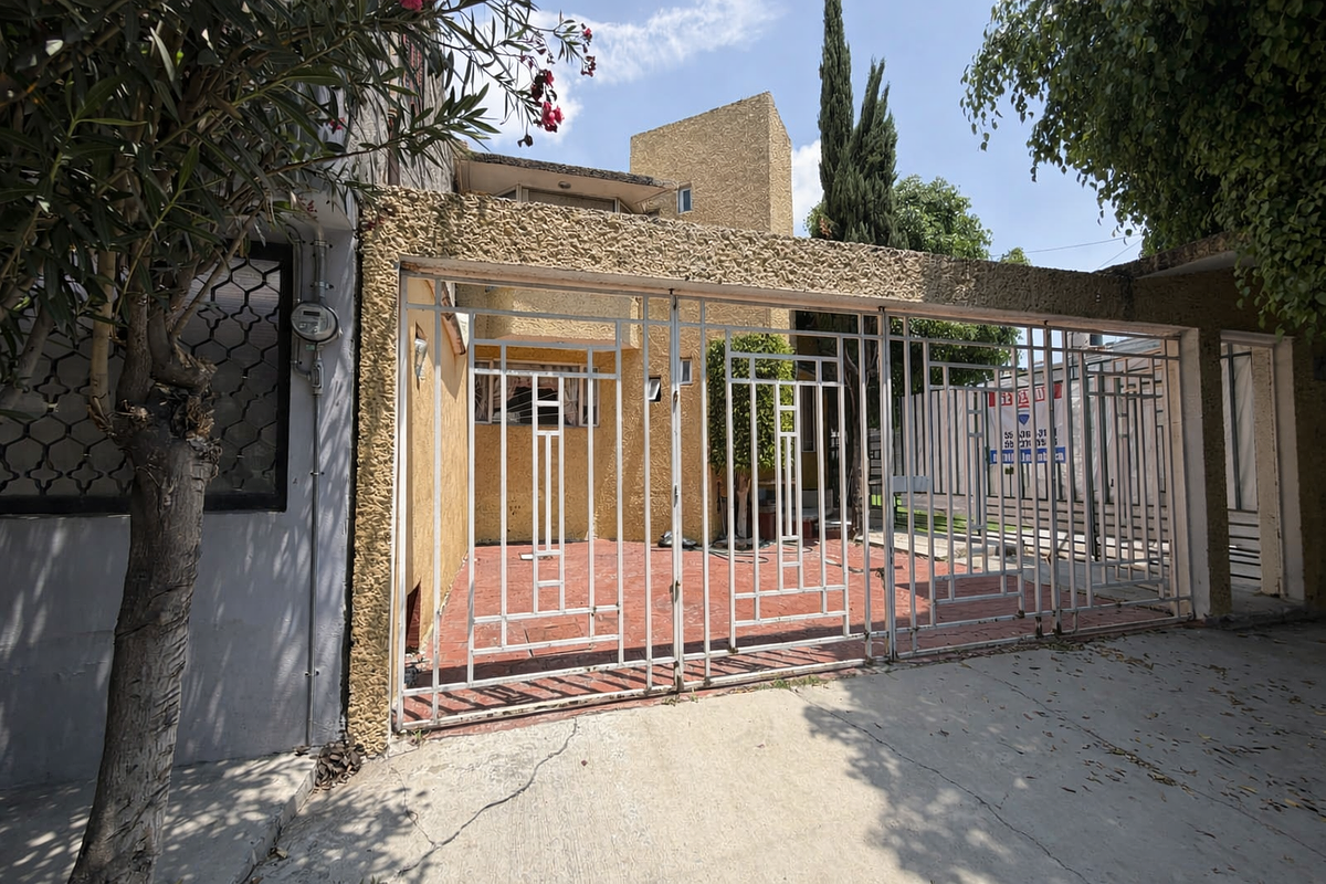 Casa en Venta en Jardines de Morelos, Ecatepec, Edo Méx