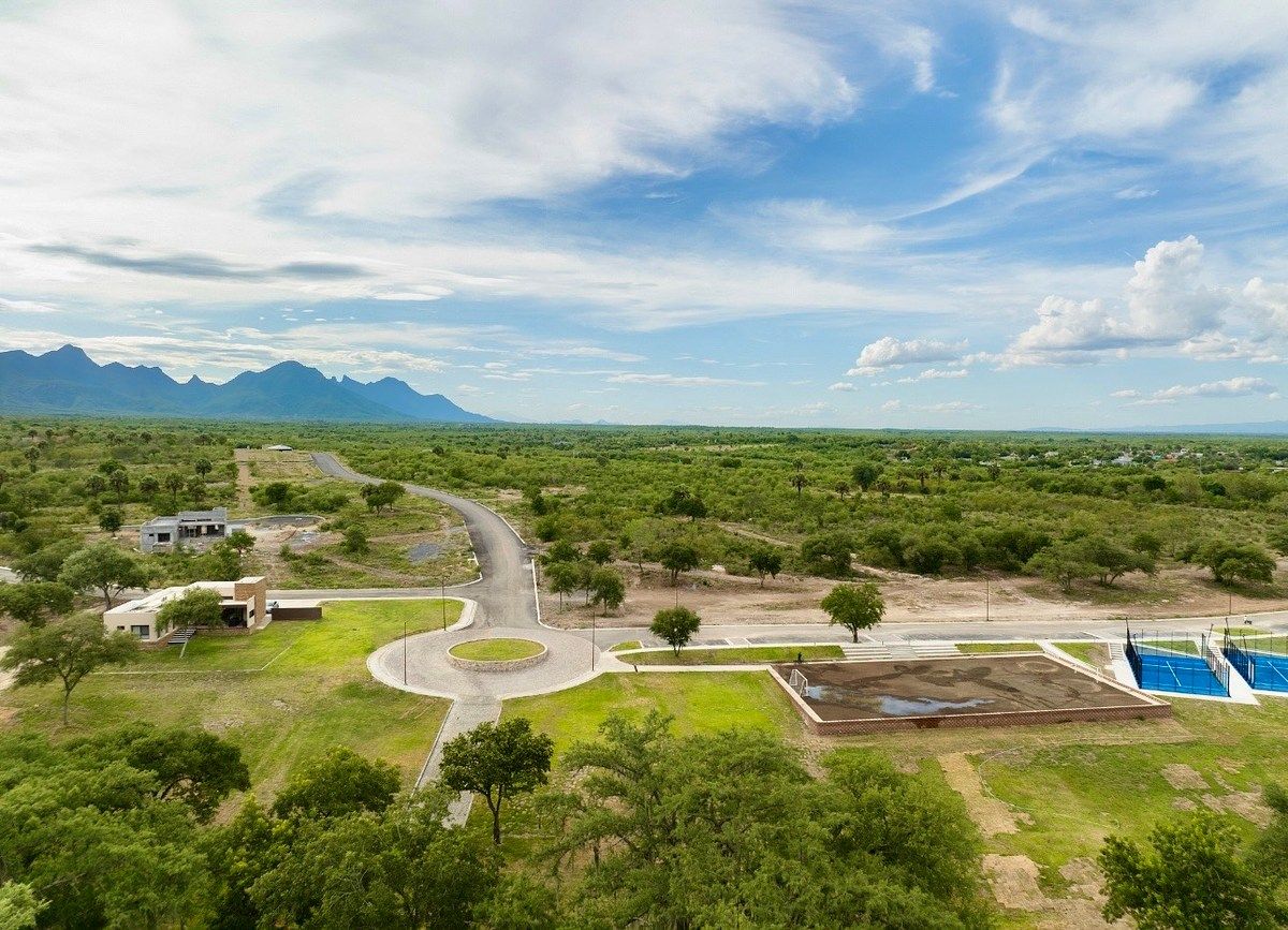 Lote em Los Cavazos, Santiago, foto 2 de 13