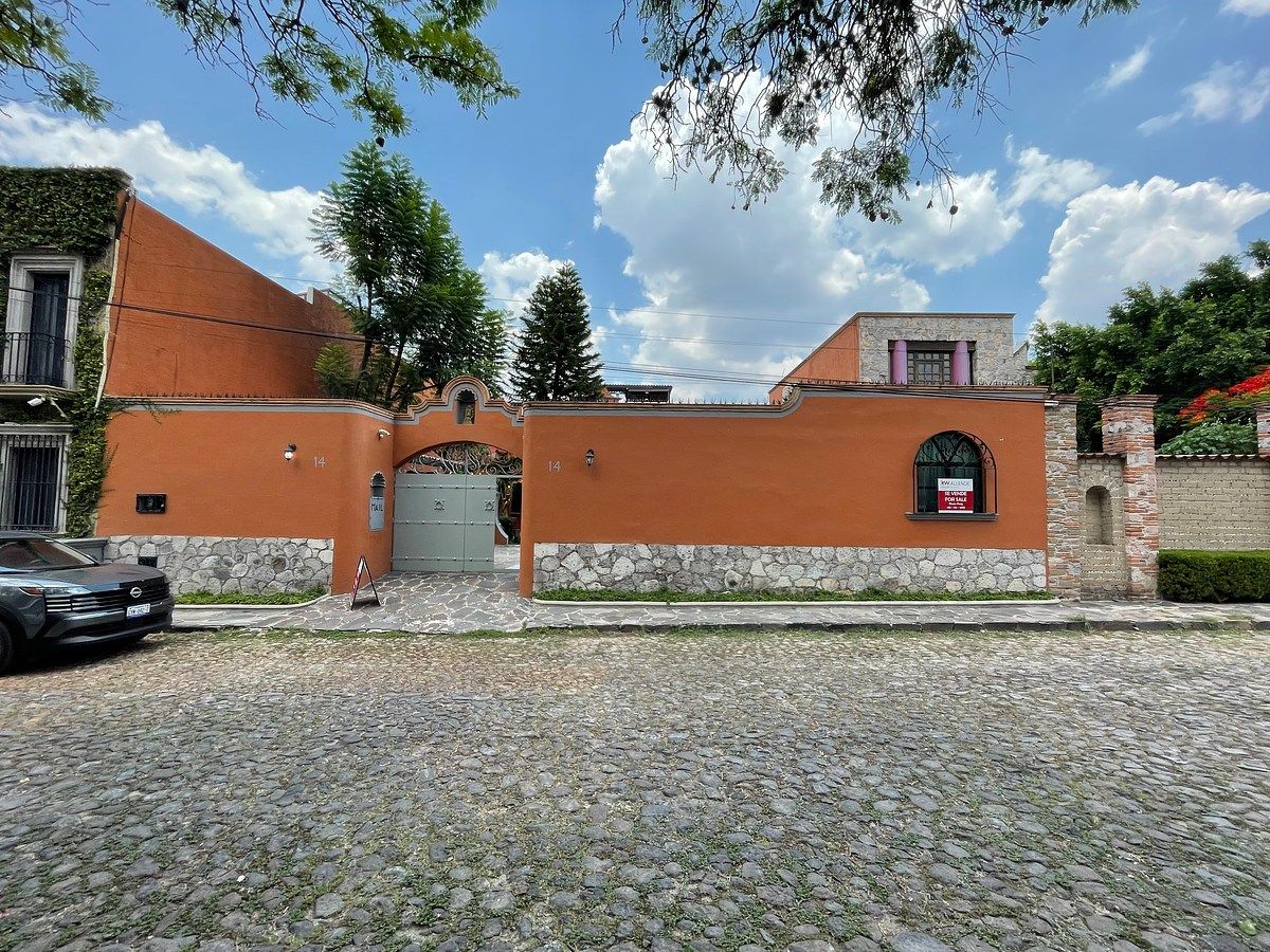 House in Villa de los Frailes, San Miguel de Allende, photo 2 of 50