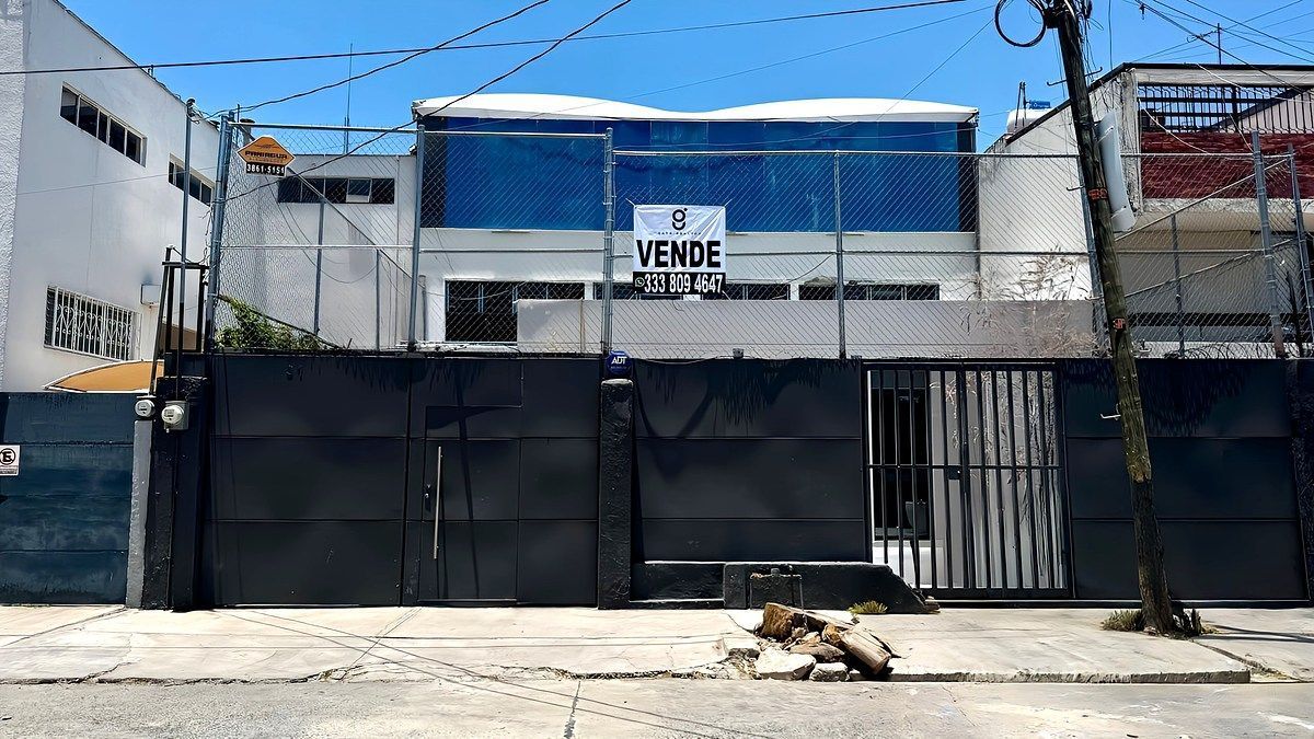 TERRENO CON USO DE SUELO EN VENTA A DOS CUADRAS DE LA MINERVA EN VALLARTA NORTE, foto 1 de 20