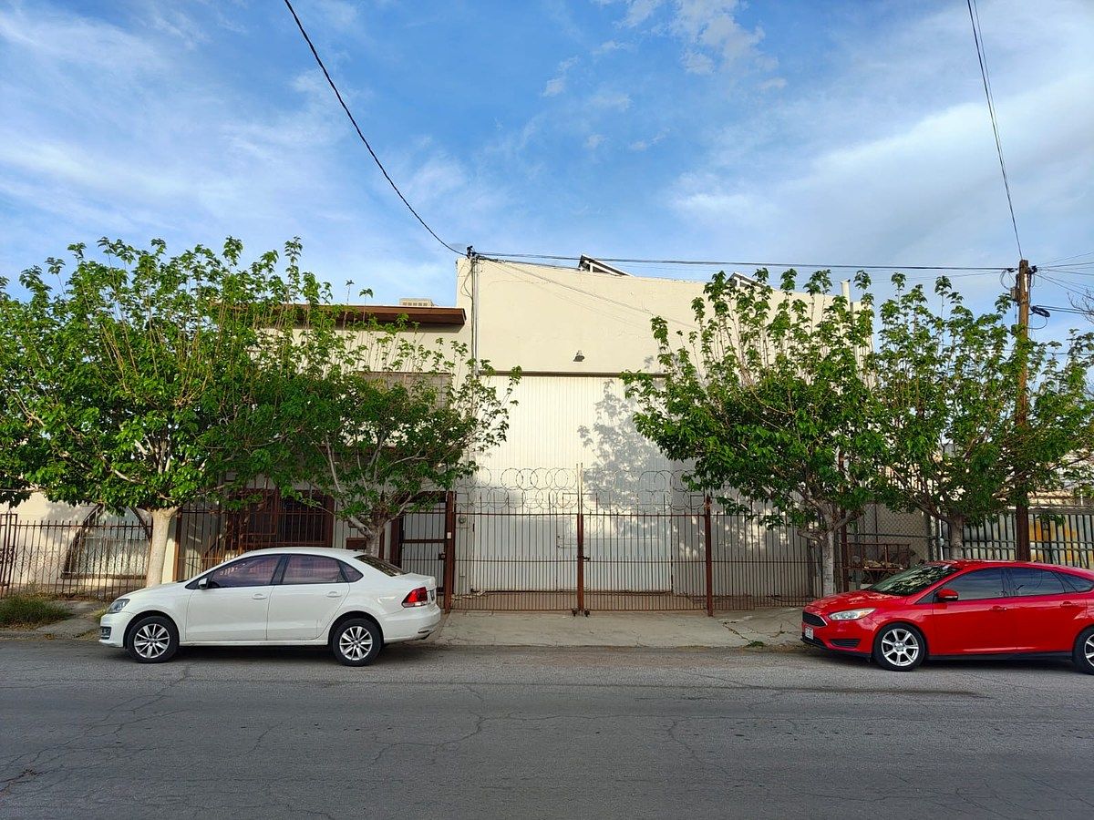 Panamericana warehouse rental with offices, photo 1 of 45