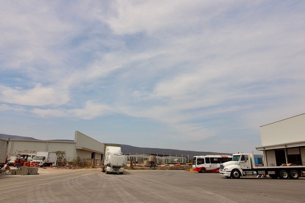 Prédio industrial em Valle de Santa Cruz, Tlajomulco de Zúñiga, foto 2 de 11