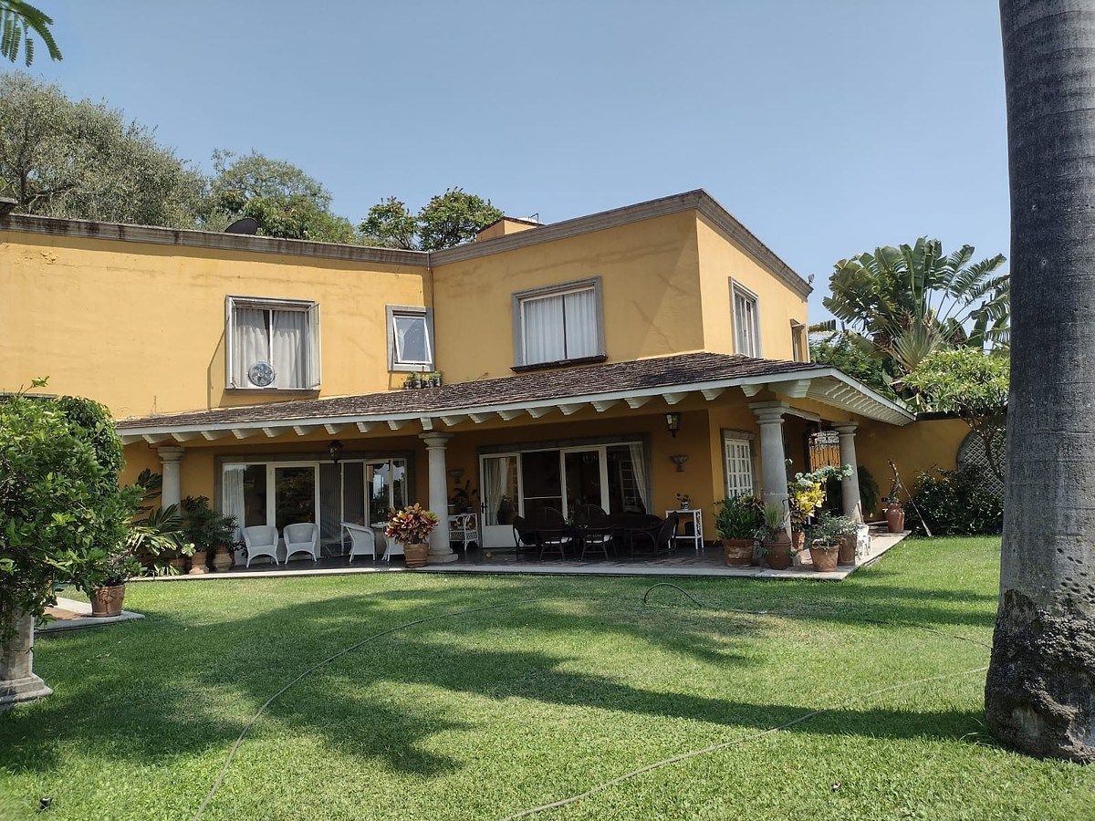 CASA EN VENTA EN LOMAS DE CUERNAVACA - foto 2