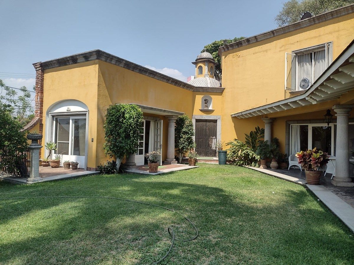 CASA EN VENTA EN LOMAS DE CUERNAVACA