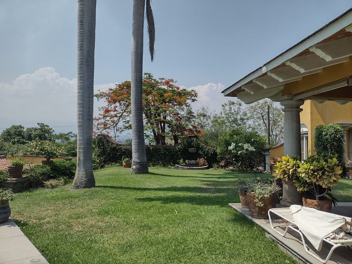 CASA EN VENTA EN LOMAS DE CUERNAVACA - foto 3