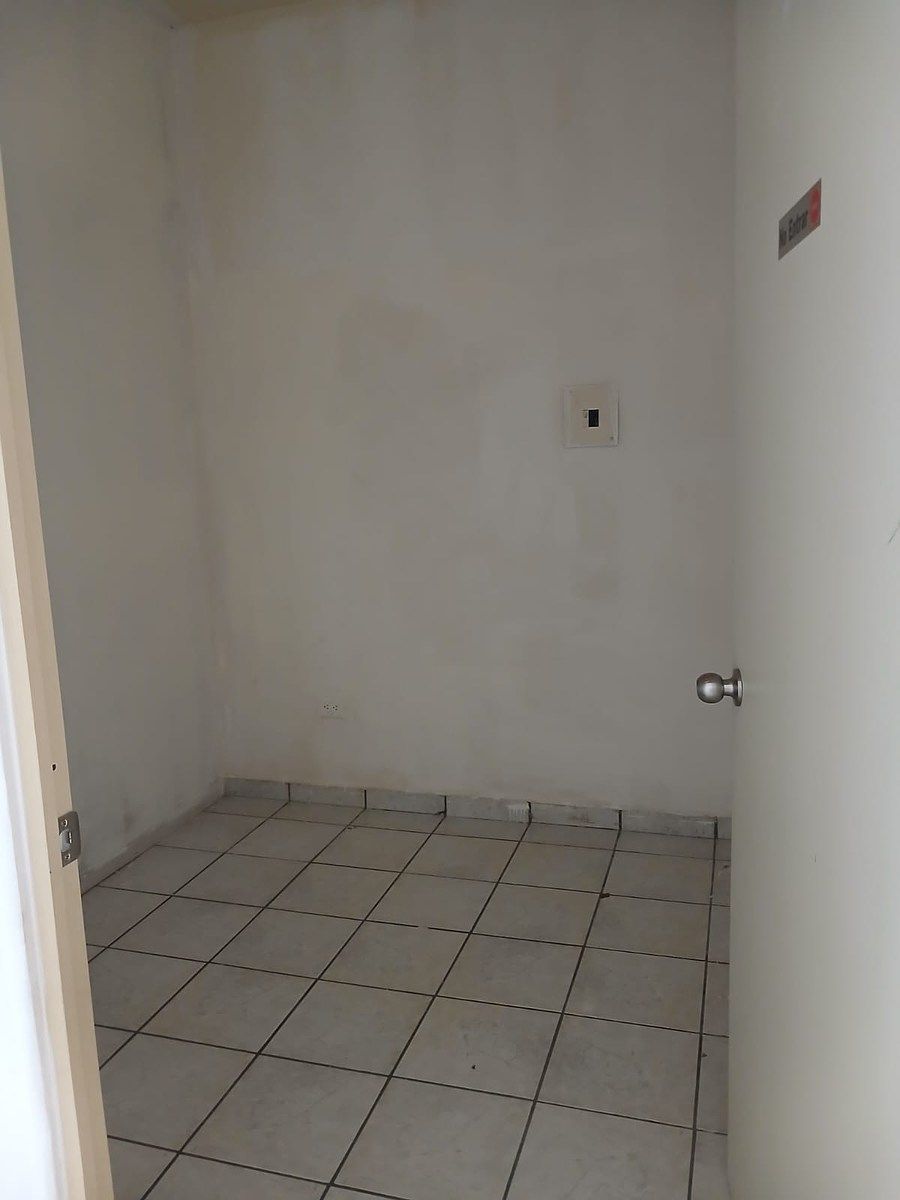 Local comercial en Contry Tesoro, Monterrey, foto 2 de 9