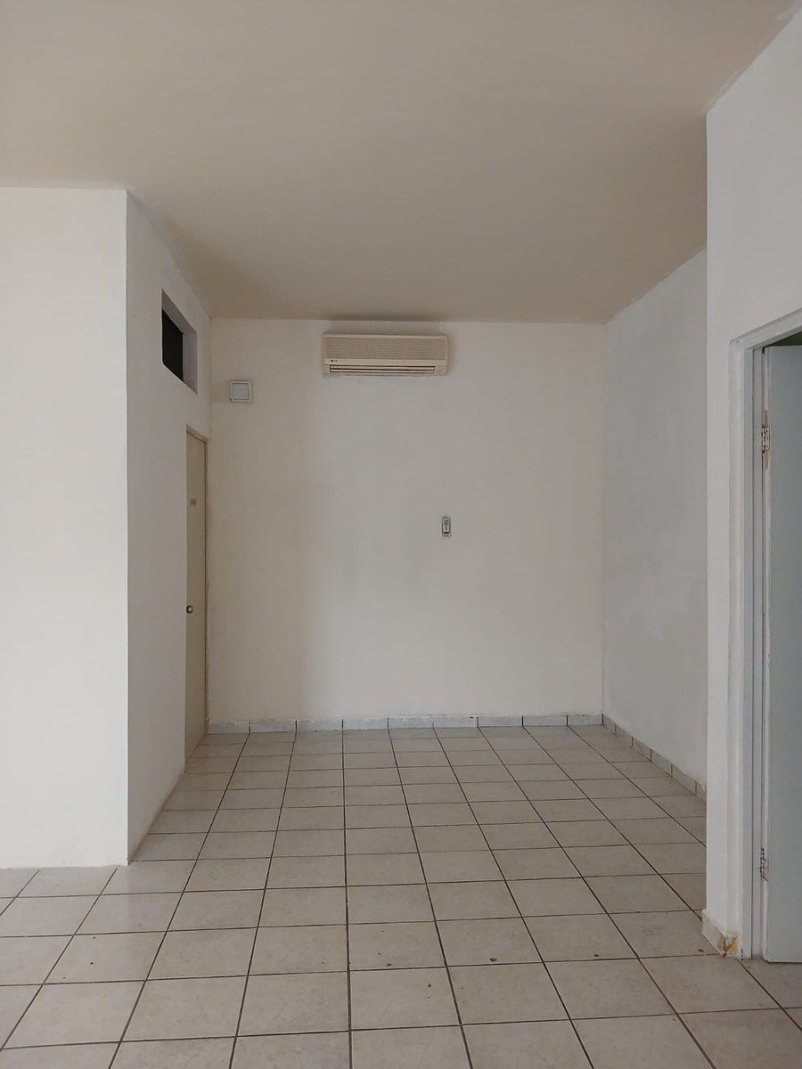 Local comercial en Contry Tesoro, Monterrey, foto 4 de 9