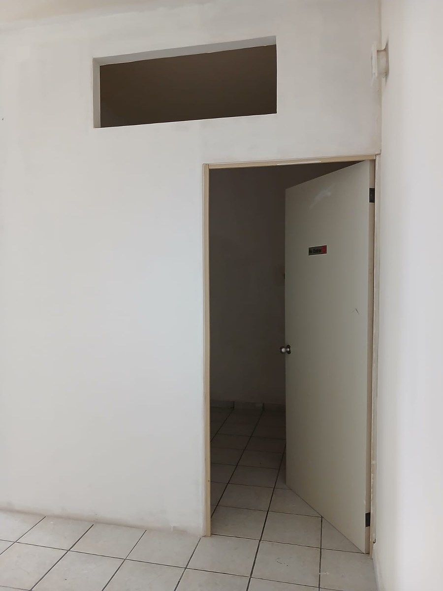 Local comercial en Contry Tesoro, Monterrey, foto 5 de 9