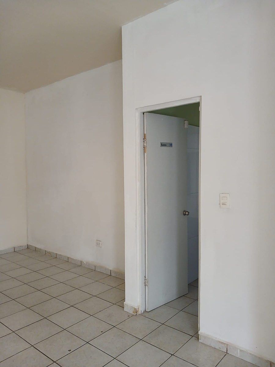 Local comercial en Contry Tesoro, Monterrey, foto 6 de 9