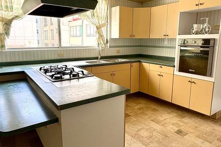 Departamento con gran potencial  en Lomas.