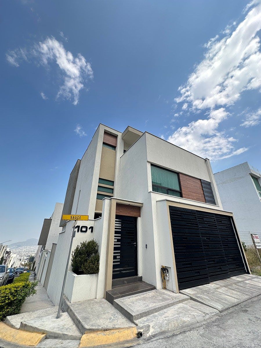 4-Level Residence with Social Basement on Top of the Forest | $12.49 MDP, photo 1 of 14