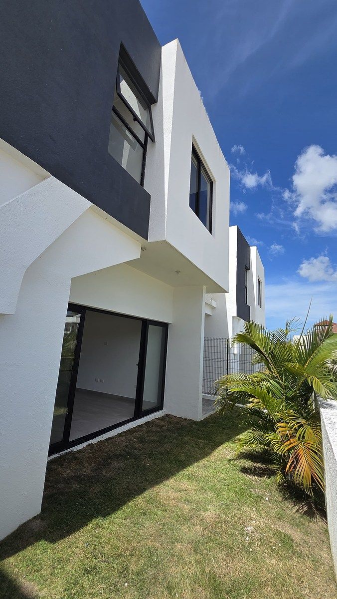 Villa en venta en Residencial Bávaro Punta Cana, República Dominicana, foto 1 de 26