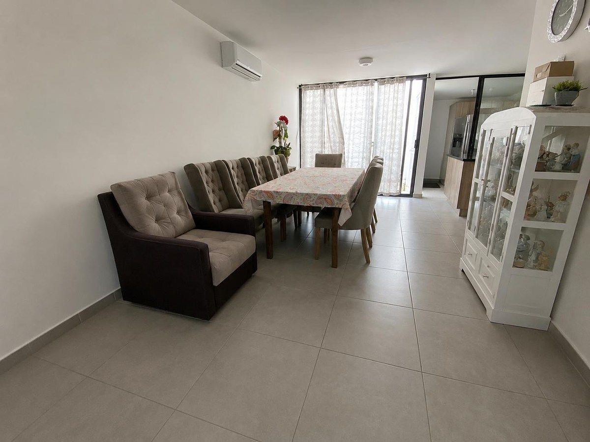 Casa em condomínio fechado em Zizana, El Marqués, foto 2 de 25