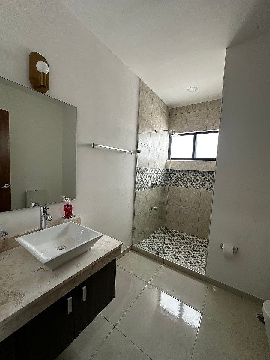 20 de 23: Baño completo