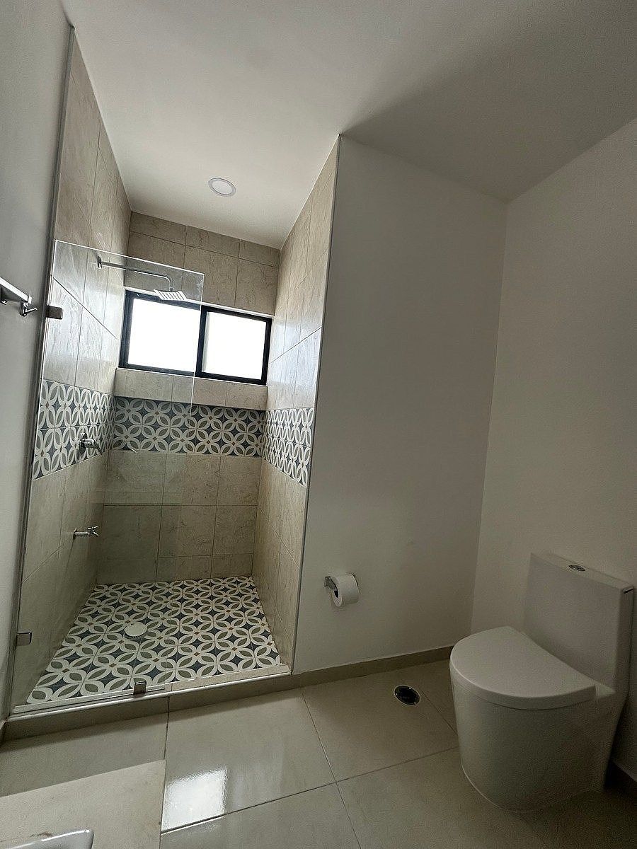 21 de 23: Baño completo