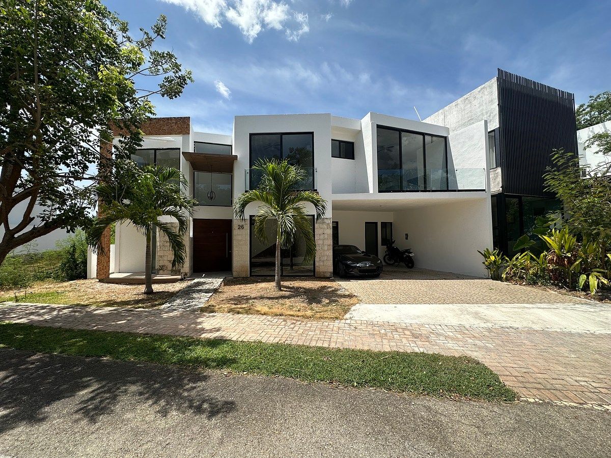 Casa en venta en privada PuntaLago, al norte de Mérida., foto 1 de 24