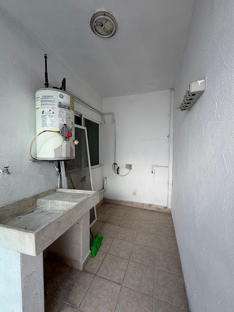 Área de lavado techado, foto 12 de 32