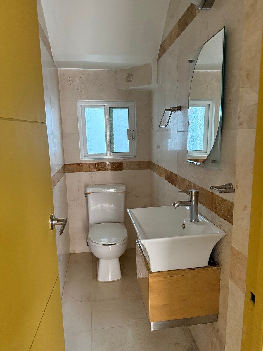 Medio baño en PB, foto 13 de 32