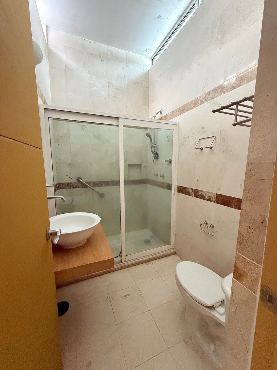 Baño completo compartido, foto 22 de 32