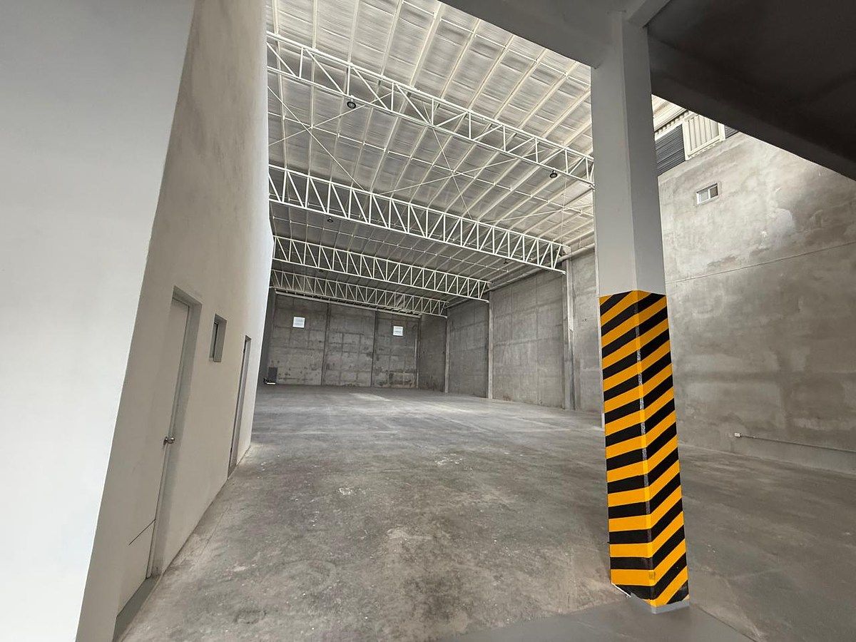Industrial Warehouse in Los Viñedos, Santa Catarina, photo 6 of 14