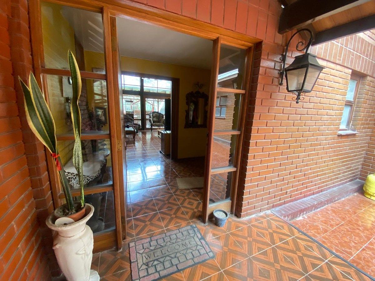 puerta principal de la casa, foto 2 de 18