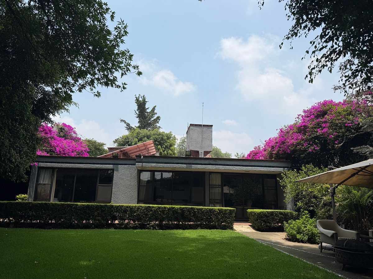 Oportunidad para remodelar en Jardines del Pedregal, foto 1 de 12