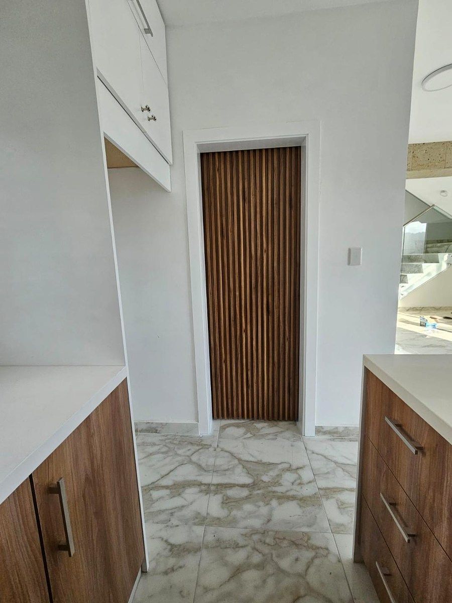 acceso al cuarto de lavar por la cocina, foto 12 de 23
