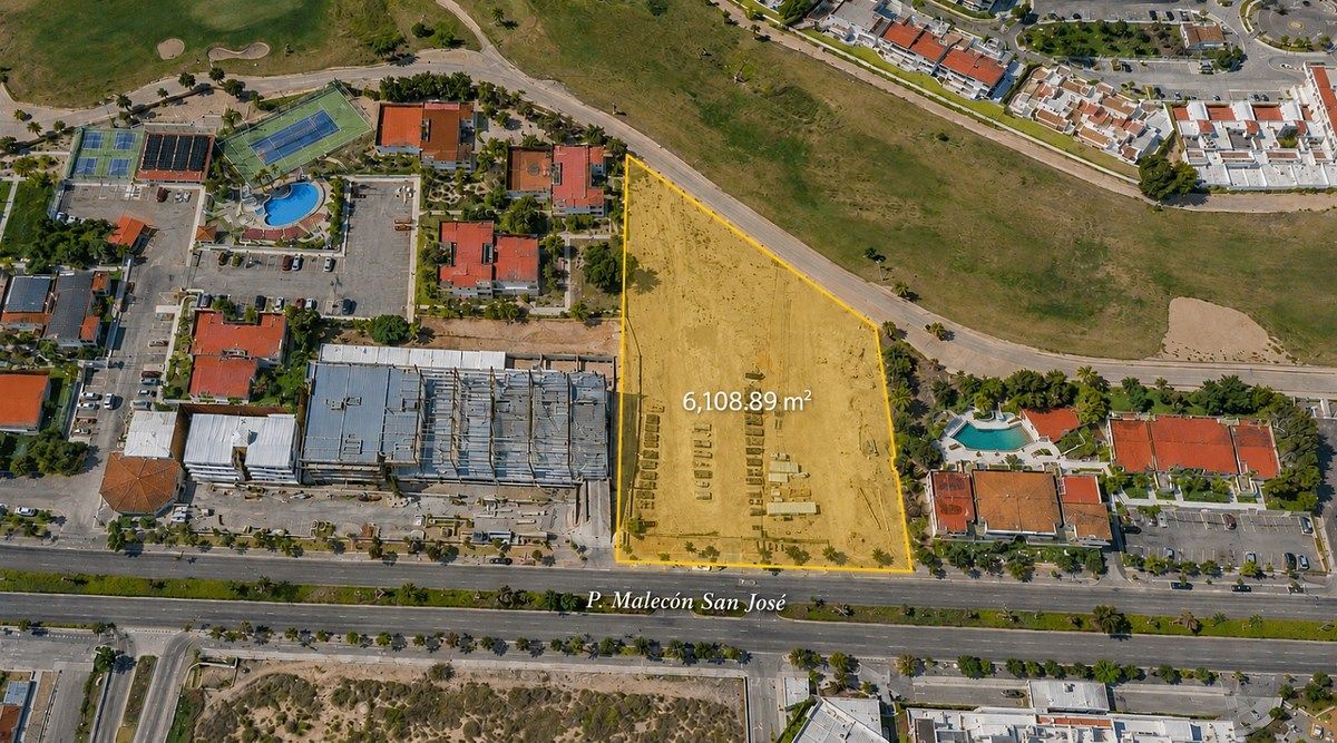 Venta de Terreno en Zona Hotelera de San José del Cabo Frente al Hotel Viceroy, foto 1 de 4