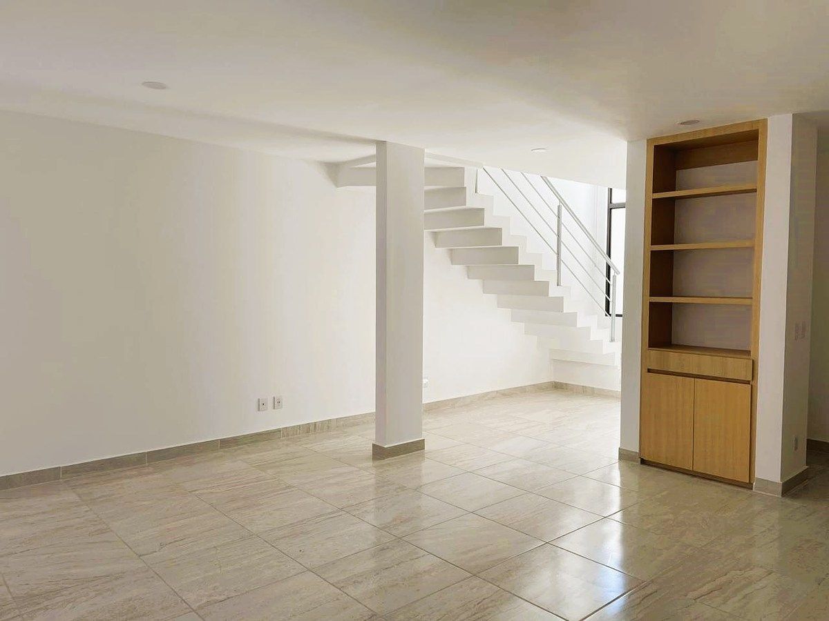 CASA EN RENTA EN LOMAS III, photo 1 of 18